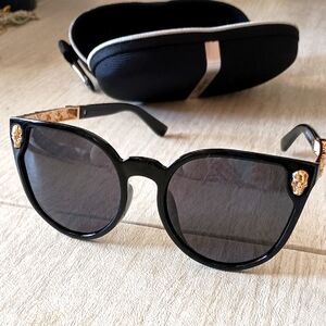 Dollger Sunglasses with Gold Skulls And Roses